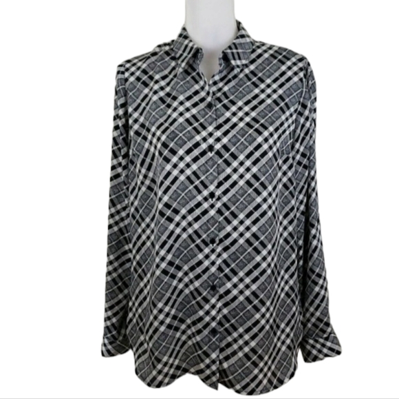 Express ~ Woman Size M~ White/Black "The City Shirt" Blouse Roll Tab Sleeve Tap. - Picture 5 of 11